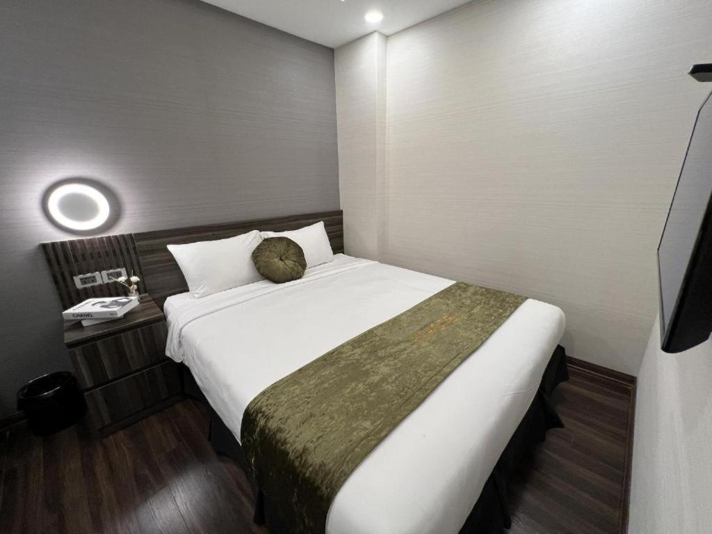 3T Hotel 41 Nguyen Thai Hoc- By Bay Luxury Hanoi Bagian luar foto